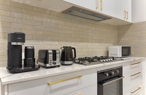 Morley Casa | Luxury House in the centre of Perth with hot tub