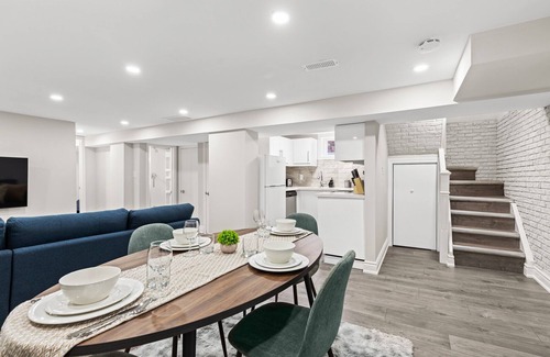 East York Casa | Luxury House Midtown Toronto 4BR/2BA
