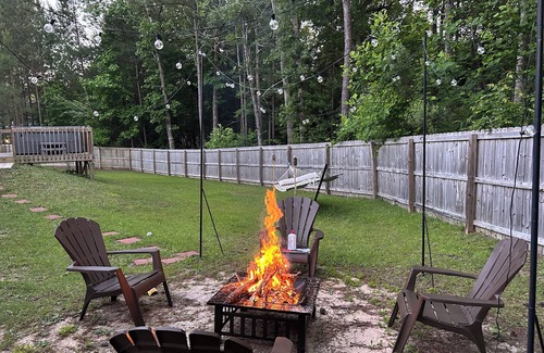 Spring Lake Casa | 🏡Luxury House -Relaxing Hot Tub🏝️ Fire Pit 🔥-20 Min to FT Bragg!