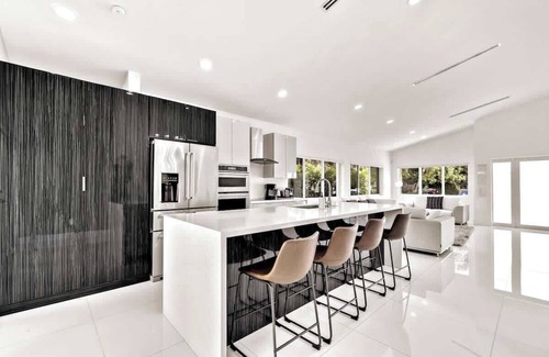 North Bay Village Casa | Luxury House 4 beds Pool w Jaccuzzi