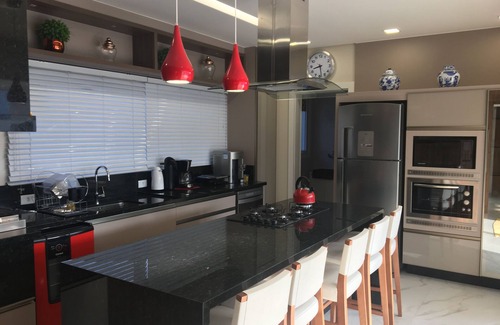 Daniela Casa | CASA DE LUJO CON PISCINA CLIMATIZADA con 16 personas, 4 suites, a 30 metros de la playa.