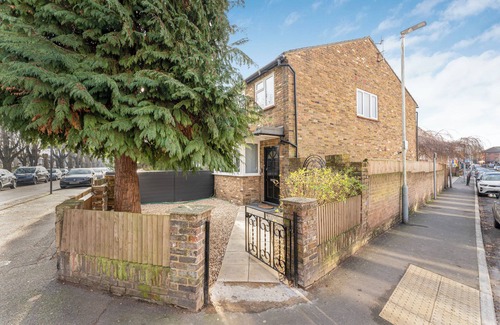 Yiewsley Casa | Luxury Hub a short ride from Heathrow
