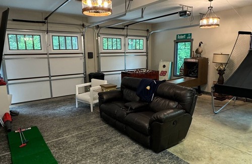 Frank Casa | Luxury I Hot Tub I Pet Friendly I Mountain Retreat!