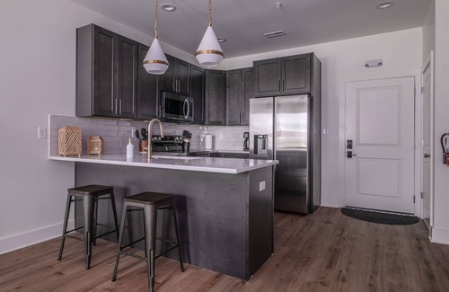 Trussville Apartamento | Luxury in Downtown Trussville