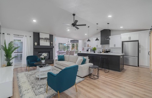 Euless Casa | Luxury in Euless - Close to DFW Airport and Cowboy Stadium