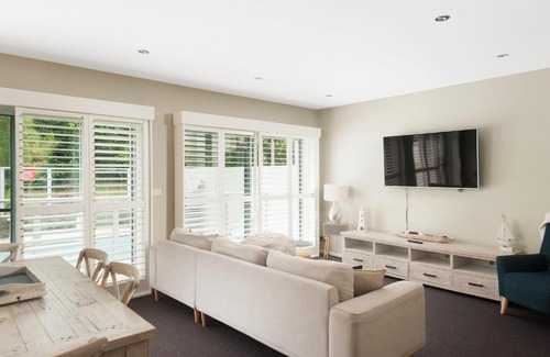 Salamander Bay Apartamento | Luxury in Oaks Pacific Blue!