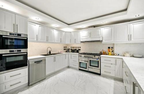 Dudden Hill Casa | Luxury in-suite free park near WEMBLEY