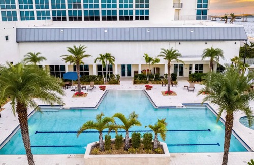 Fort Myers River District Apartamento | Luxury in the sky