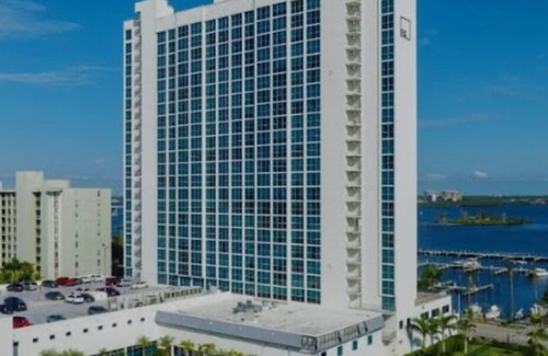 Fort Myers River District Apartamento | Luxury in the sky