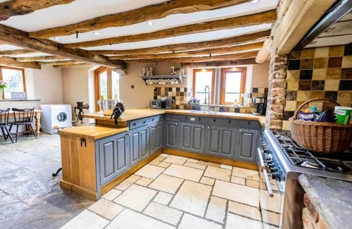 Darton Casa | Luxury in Yorkshire, hot tub, cannon hall, YSP