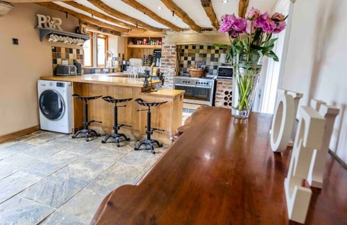 Darton Casa | Luxury in Yorkshire, hot tub, cannon hall, YSP