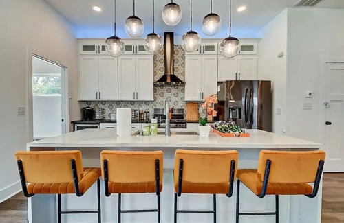 Fountain Square Casa | Luxury, Indy Getaway! Prime Location, Sleeps 14