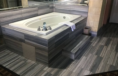 Lackland Terrace Hotel | Luxury Inn and Suites Seaworld Lackland