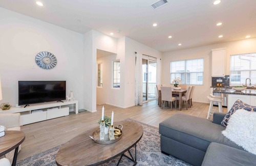 Cypress Village Casa | Luxury Irvine Villa 3 Bedroom 4 Bath