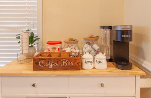 Northeast Cama Y Desayuno | Luxury & Jolly-hearted Private Room in DC