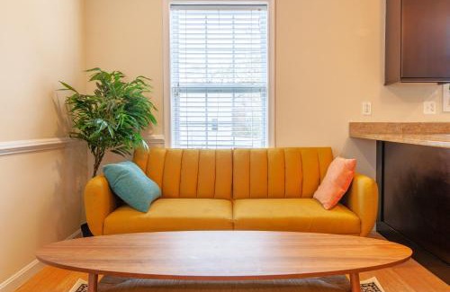 Northeast Cama Y Desayuno | Luxury & Jolly-hearted Private Room in DC