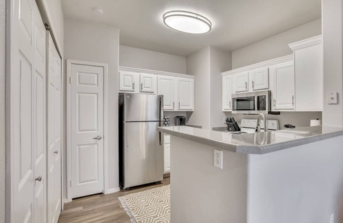 Clearfield Apartamento | Luxury King Beds Pool Gym - Near Hill AFB