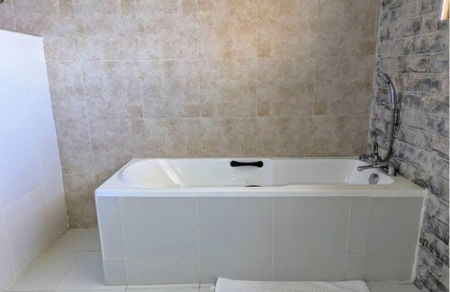 Ongata Rongai Cabina | Luxury King Room with Balcony in Karen Nairobi