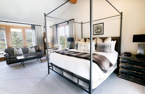 Deer Valley Apartamento | Luxury King Room With Mountain View Hotel Room by Redawning