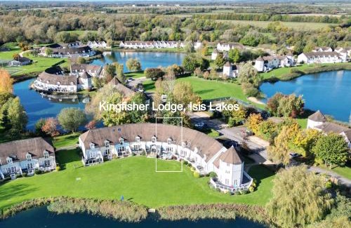 South Cerney Casa | Luxury Kingfisher Lodge, Isis Lake, within the Cotswold Waterpark