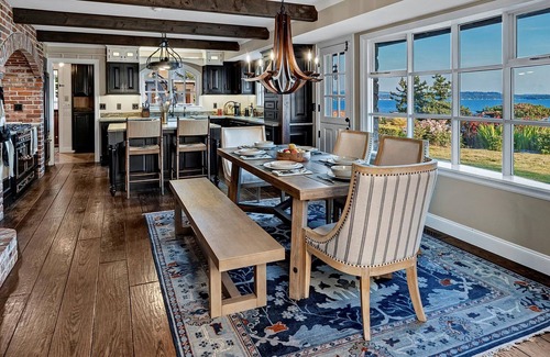 Inglewood-Finn Hill Casa | Luxury Kirkland House with Water Views and Sunsets
