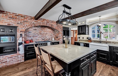 Inglewood-Finn Hill Casa | Luxury Kirkland House with Water Views and Sunsets