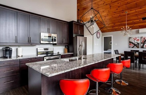 Traverse Bay Cabaña | Luxury Lakehouse