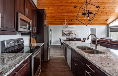 Traverse Bay Cabaña | Luxury Lakehouse