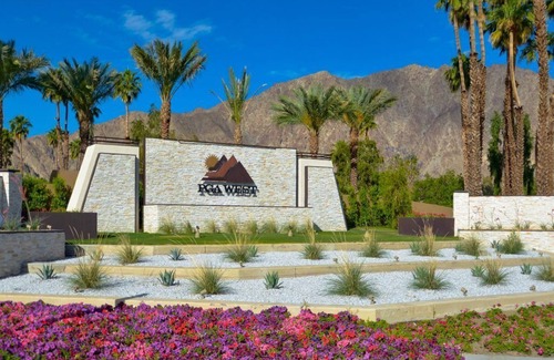 La Quinta Casa | De lujo frente al lago PGA West Townhome con increíbles vistas / patio privado Spa