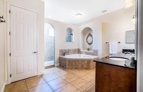 Clermont Casa | Luxury Lake Home