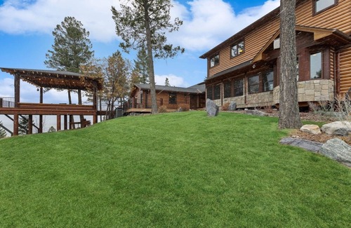 Somers Casa | Luxury Lake View Mountain Escape