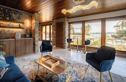 Catalina Casa | Luxury Lakefront 100,000 Gal Pool Resort Near Disney, Universal, SeaWorld,Outlet