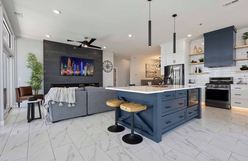 Watertown Condominio | Luxury Lakefront Condo w/ Private Hot Tub & Sauna