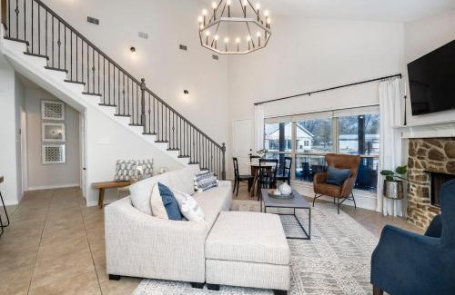 Cedar Creek Reservoir Casa | Luxury Lakefront Getaway