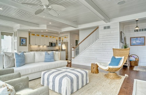 Culver Casa | Luxury Lakefront Home Perfect for Family Getaway!