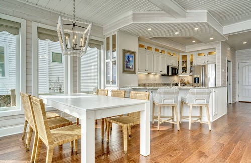 Culver Casa | Luxury Lakefront Home Perfect for Family Getaway!