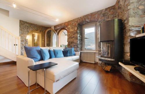 Lezzeno Casa | Luxury Lakefront Property