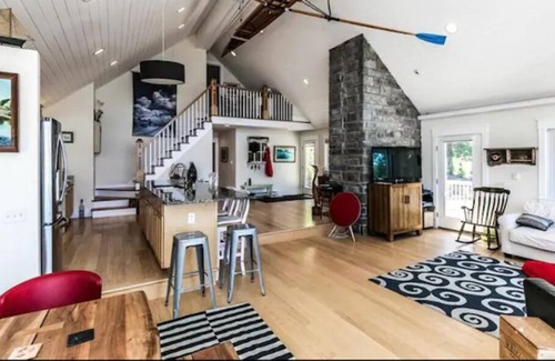 Poplar Ridge Casa | Luxury Lakehouse, sunsets, kayaks, hot tub, sauna, 20 min to Skaneateles Village