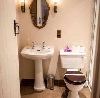 Bailliesmill Casa | Luxury Large Group Accommodation with Hot Tub
