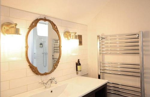 Bailliesmill Casa | Luxury Large Group Accommodation with Hot Tub