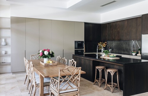 Unley Park Casa | Luxury large home with Pool Tennis court and Gym 8 mins to CBD & Adelaide Oval