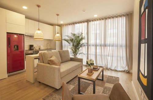 Antiguo Country Apartamento | Luxury Living Across from El Virrey Park 301