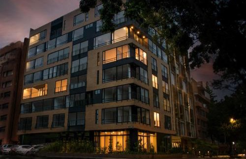 Antiguo Country Apartamento | Luxury Living Across from El Virrey Park 301