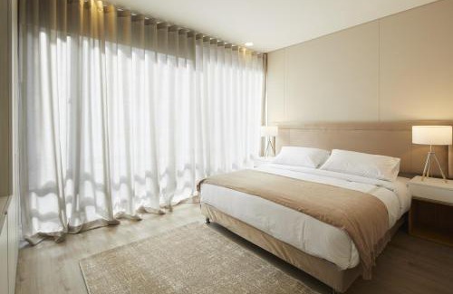 Antiguo Country Apartamento | Luxury Living Across from El Virrey Park 301