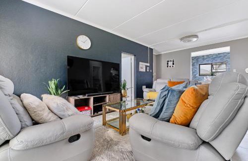 Greater Johannesburg Metropolitan Area Complejo | Luxury Living at Canvas 82 Unit 129