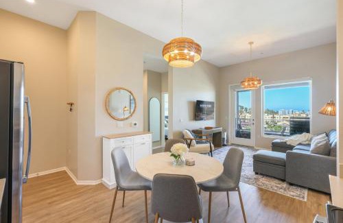 North Park Apartamento | Luxury Living in N Park, 2BR, King Beds, Parking