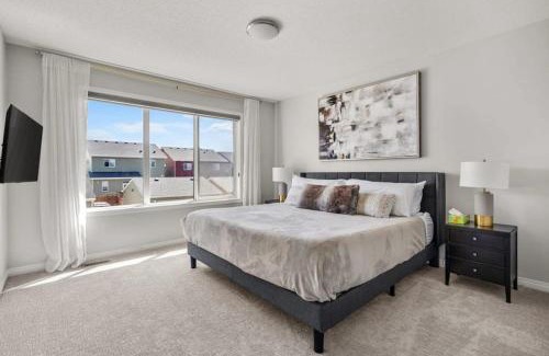 Northwest Calgary Casa | Luxury Living with BBQ, 2 Car Garage, Central AC, Free Banff Entry Pass