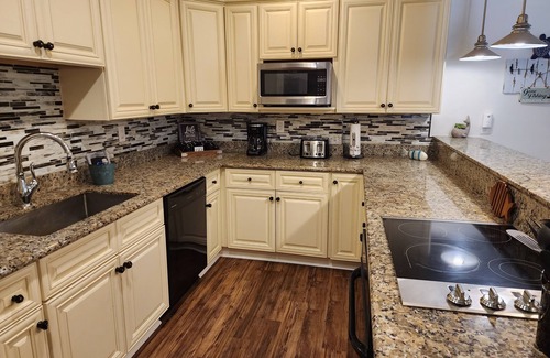 Venice Cabina | Luxury Lodge-4Bdrm/2 Bath in Venice Marina NO BOAT SLIP NO ICE MACHINE