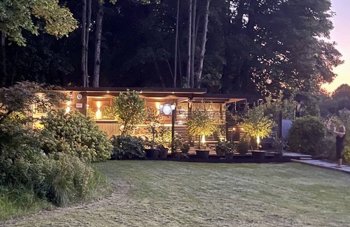Bristol Casa | Luxury Lodge close to Clifton Suspension Bridge, hot tub.
