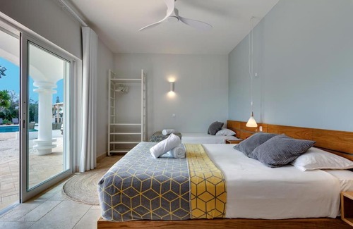 Colinas Verdes Villa | Luxury Lodge in outskirts of Lagos